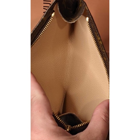 ***SOLD*** Louis Vuitton Monogram Bucket Pouch - (NWOT) - Picture 6 of 7
